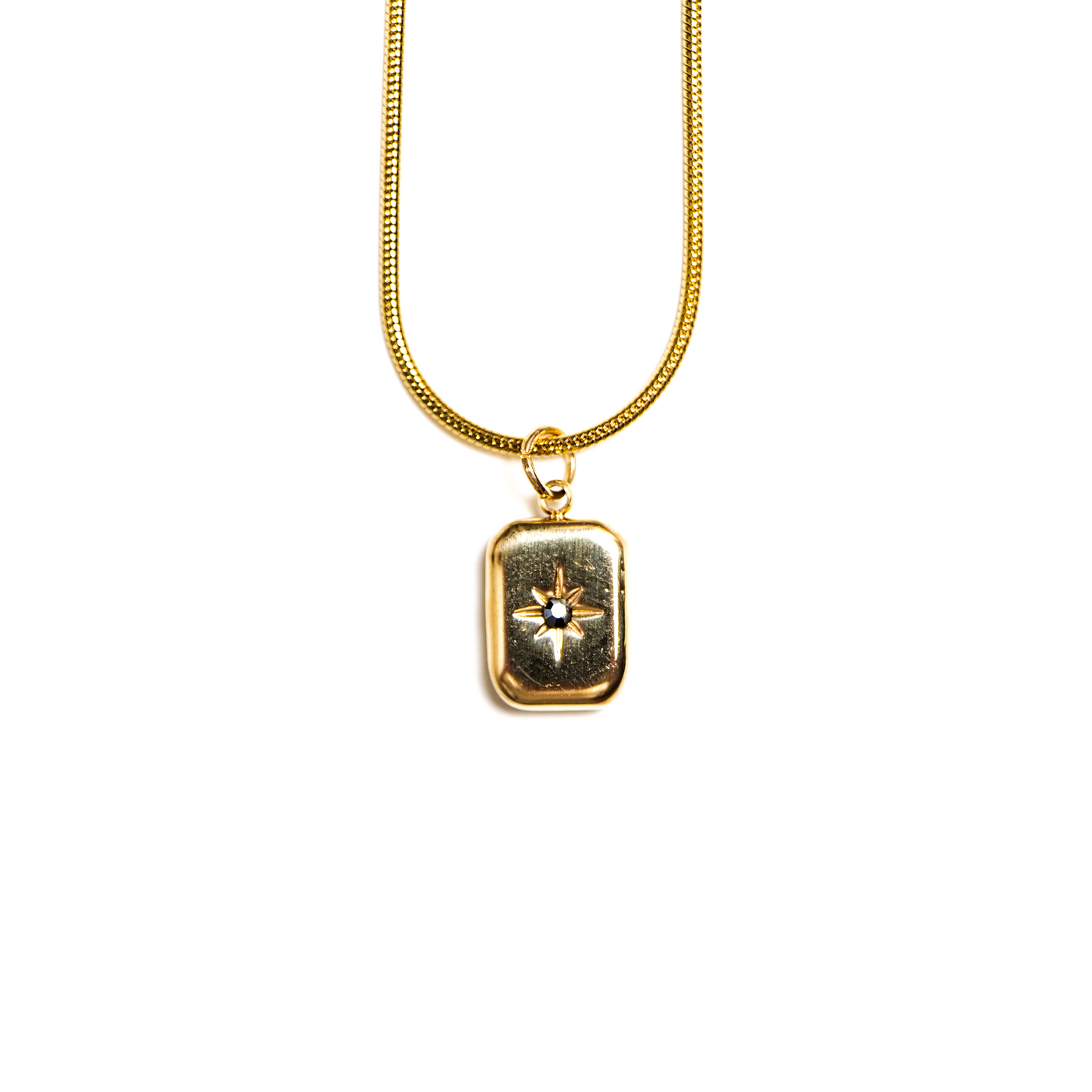 Gold Star Pendant Necklace – A Symbol of Prosperity